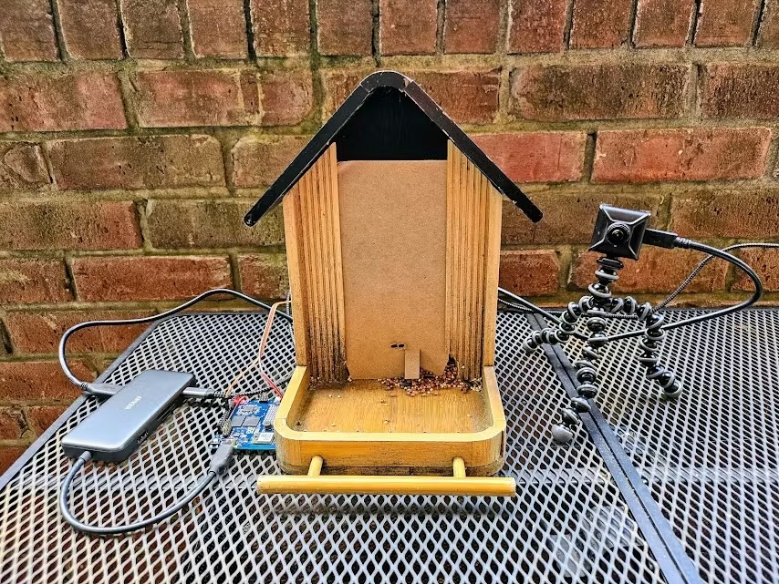 BirdFeedR is a bird-only feeder that keeps thieving squirrels away