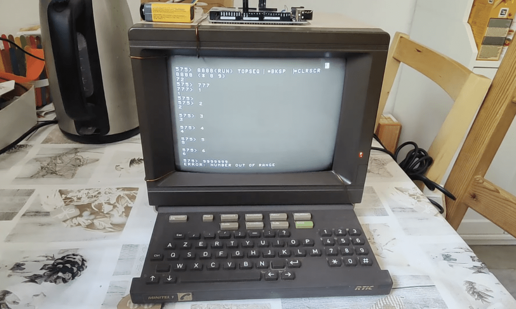 French Minitel terminal becomes a peculiar AI workstation