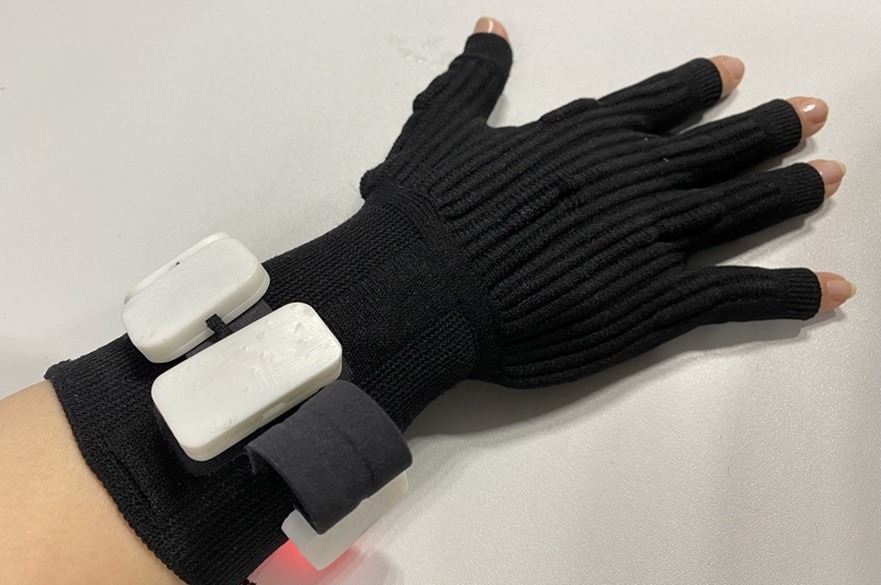 This haptic glove could help deafblind people communicate